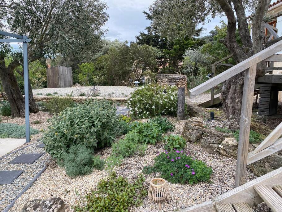 Neuve Romantique Montbrun-des-Corbieres Exterior photo